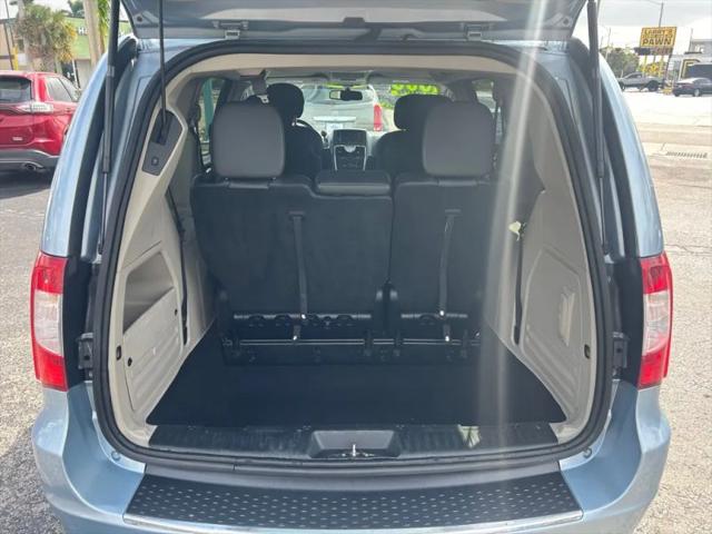 2012 Chrysler Town & Country Touring