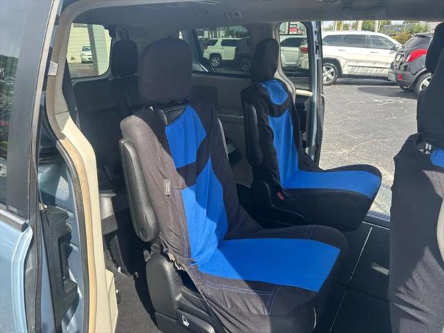 2012 Chrysler Town & Country Touring