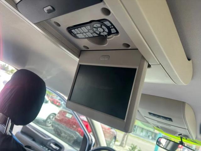2012 Chrysler Town & Country Touring