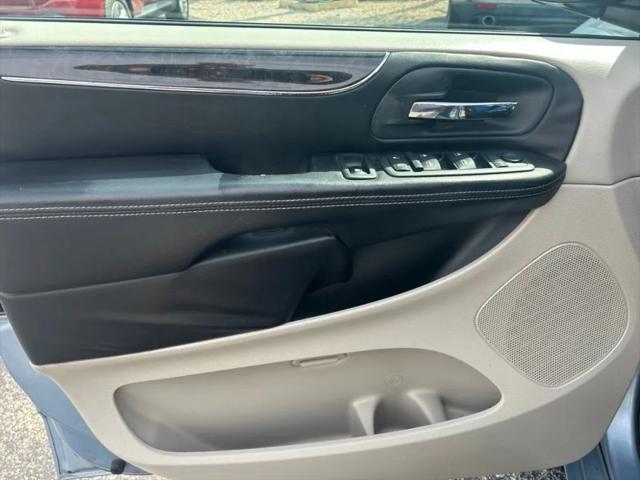 2012 Chrysler Town & Country Touring