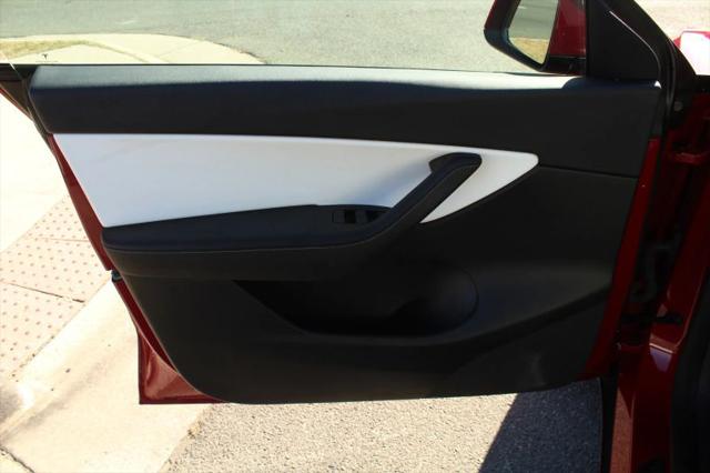 2022 Tesla Model Y Long Range Dual Motor All-Wheel Drive