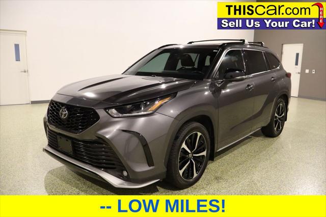 2021 Toyota Highlander XSE photo 3