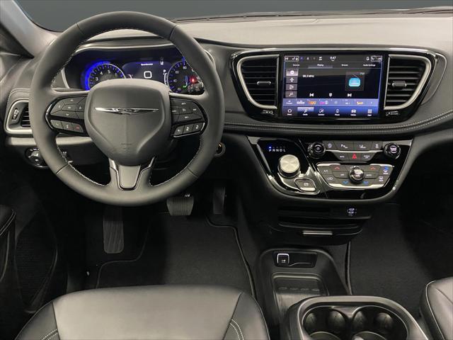 2026 Chrysler Pacifica Select AWD