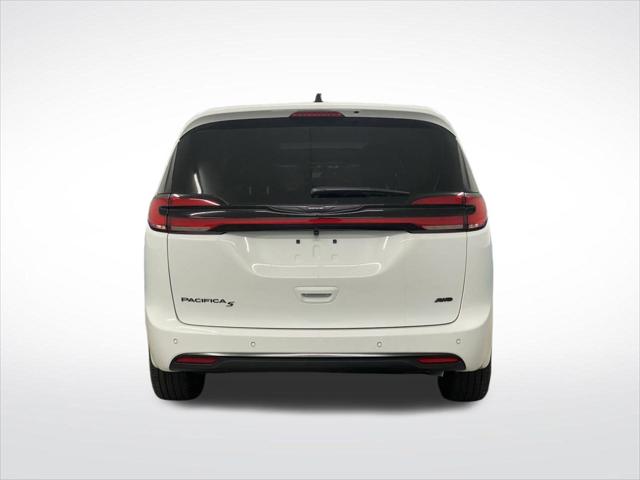 2026 Chrysler Pacifica Select AWD