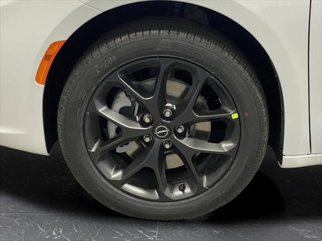 2026 Chrysler Pacifica Select AWD