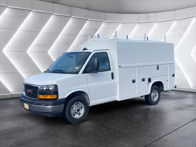 2025 GMC Savana Cutaway Work Van
