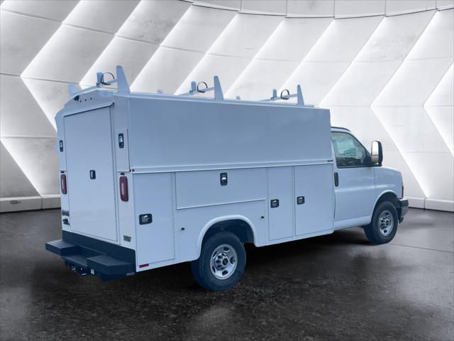 2025 GMC Savana Cutaway Work Van