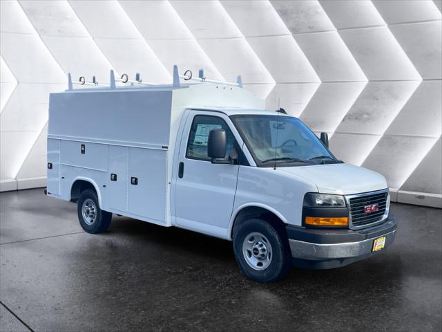 2025 GMC Savana Cutaway Work Van