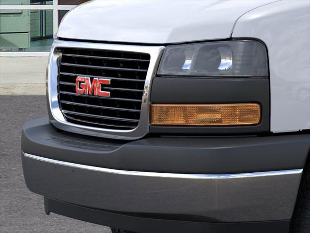 2025 GMC Savana Cutaway Work Van