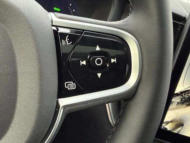 2026 Volvo XC60 Plug-In Hybrid Black Edition Ultra, T8 AWD Electric/Gasoline, Dark