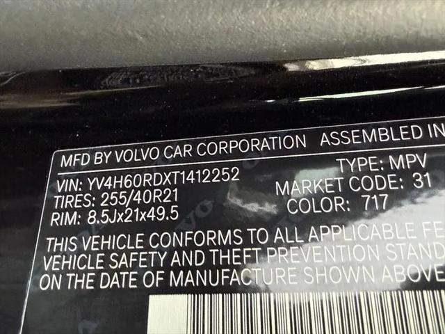 2026 Volvo XC60 Plug-In Hybrid Black Edition Ultra, T8 AWD Electric/Gasoline, Dark