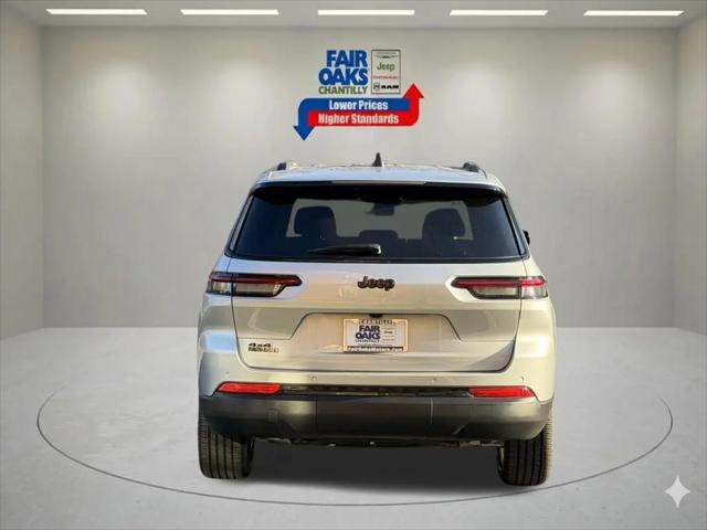 2025 Jeep Grand Cherokee L Altitude 4x4