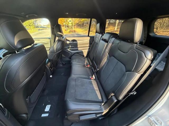 2025 Jeep Grand Cherokee L Altitude 4x4