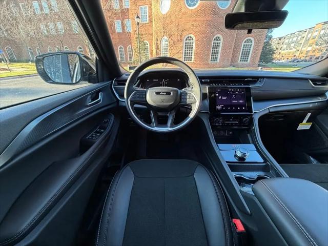 2025 Jeep Grand Cherokee L Altitude 4x4