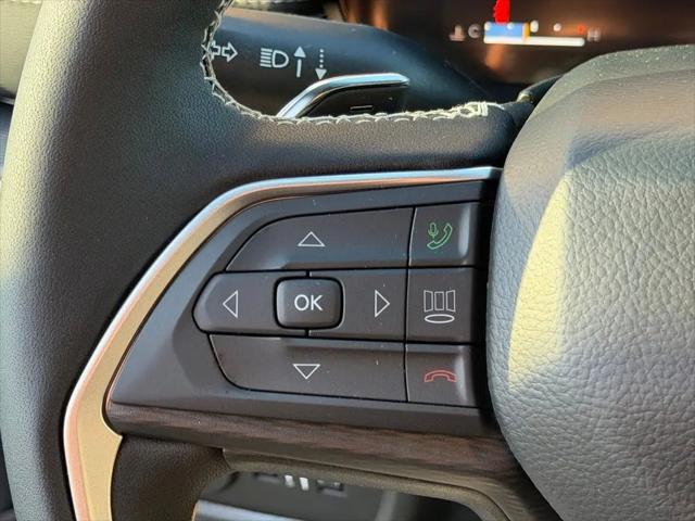 2025 Jeep Grand Cherokee L Altitude 4x4