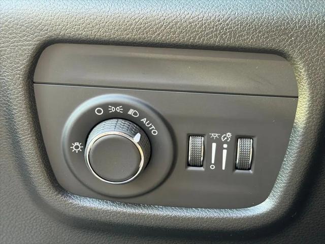 2025 Jeep Grand Cherokee L Altitude 4x4