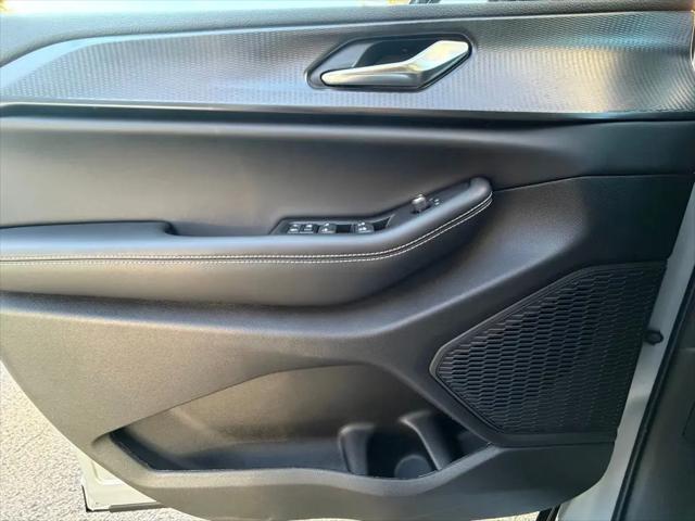 2025 Jeep Grand Cherokee L Altitude 4x4