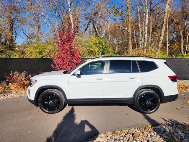 2024 Volkswagen Atlas 2.0T SE w/Technology