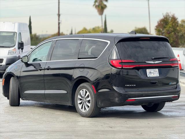 2024 Chrysler Pacifica Hybrid Select 2024 Chrysler Pacifica Hybrid Select