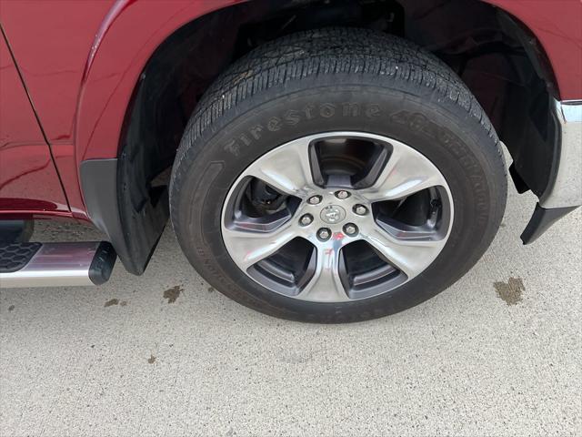 2019 RAM 1500 Laramie Crew Cab 4x4 57 Box 2019 RAM 1500 Laramie Crew Cab 4x4 57 Box