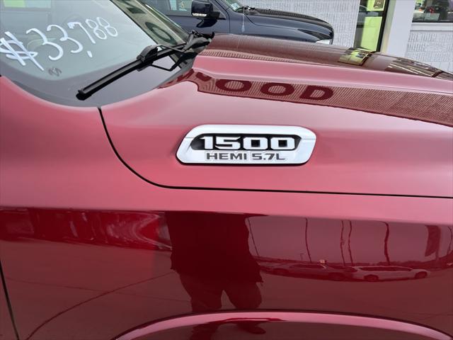 2019 RAM 1500 Laramie Crew Cab 4x4 57 Box 2019 RAM 1500 Laramie Crew Cab 4x4 57 Box