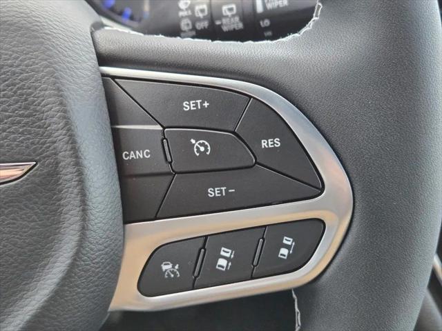 2026 Chrysler Pacifica Select AWD