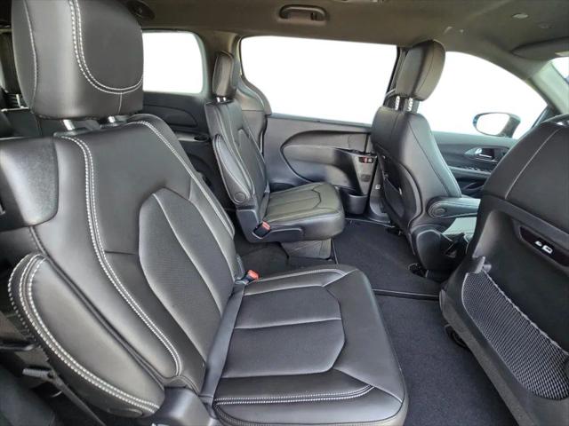 2026 Chrysler Pacifica Select AWD