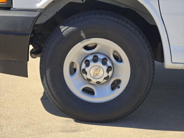 2025 Chevrolet Express Cargo Van RWD 2500 Regular Wheelbase WT