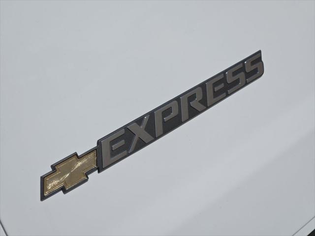 2025 Chevrolet Express Cargo Van RWD 2500 Regular Wheelbase WT