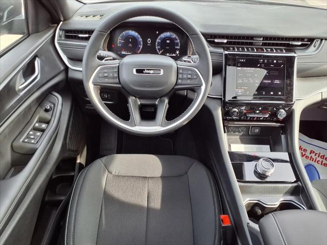 2025 Jeep Grand Cherokee L Laredo X 4x4