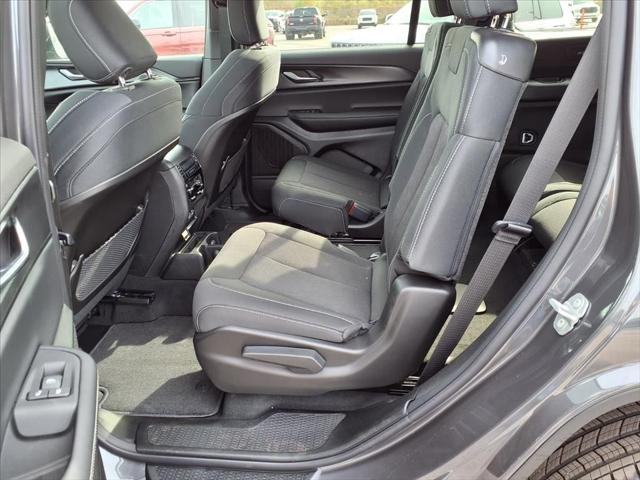 2025 Jeep Grand Cherokee L Laredo X 4x4