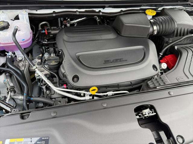 2026 Chrysler Pacifica Select AWD