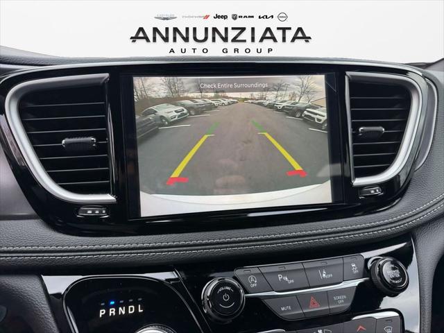 2026 Chrysler Pacifica Select AWD