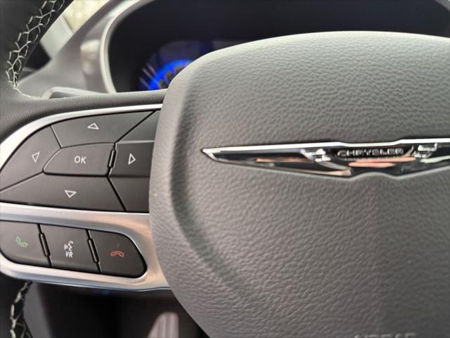 2026 Chrysler Pacifica Select AWD