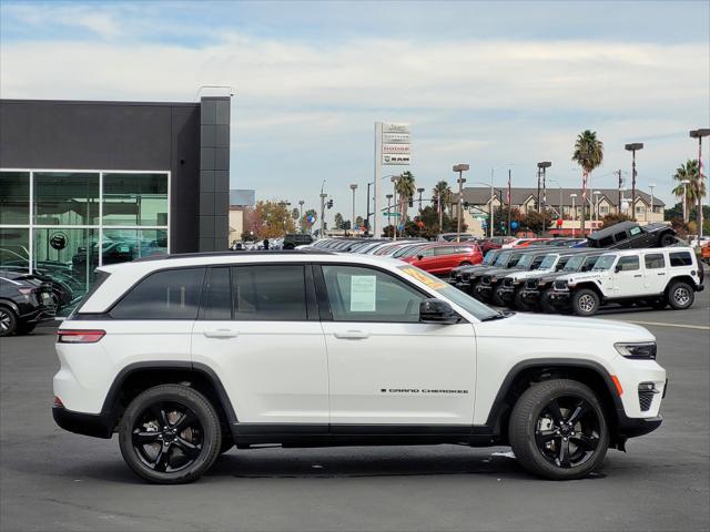 2023 Jeep Grand Cherokee Limited 4x4 2023 Jeep Grand Cherokee Limited 4x4