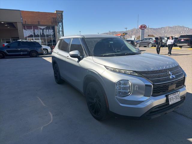 2022 Mitsubishi Outlander ES 2.5 S-AWC 2022 Mitsubishi Outlander ES 2.5 S-AWC