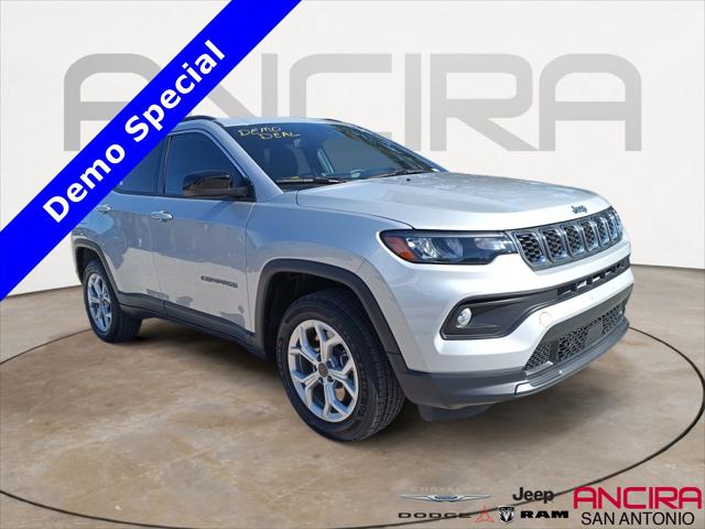 2025 Jeep Compass COMPASS LATITUDE 4X4