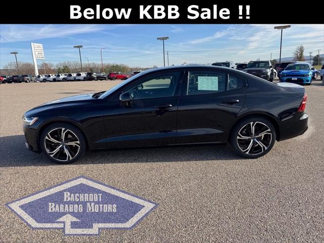 2024 Volvo S60 B5 Plus Dark Theme 2024 Volvo S60 B5 Plus Dark Theme