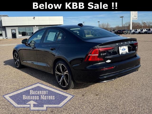 2024 Volvo S60 B5 Plus Dark Theme 2024 Volvo S60 B5 Plus Dark Theme