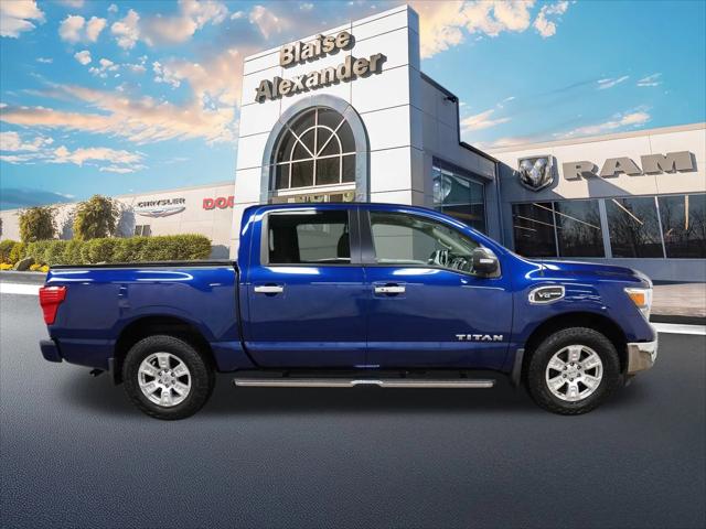 2017 Nissan TITAN SV 2017 Nissan TITAN SV