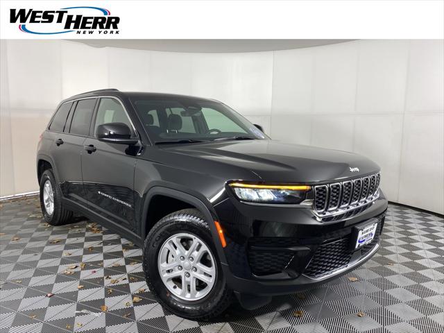 2025 Jeep Grand Cherokee Laredo 4x4