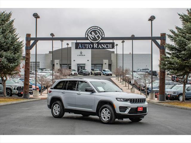 2023 Jeep Grand Cherokee Laredo 4x4