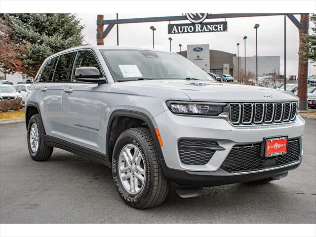 2023 Jeep Grand Cherokee Laredo 4x4