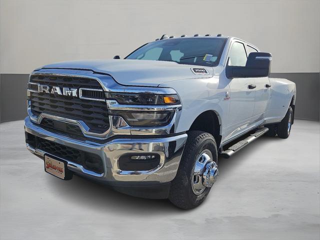 2026 RAM Ram 3500 RAM 3500 TRADESMAN CREW CAB 4X4 8 BOX