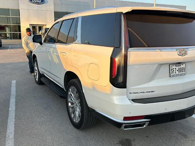 2022 Cadillac Escalade 2WD Luxury 2022 Cadillac Escalade 2WD Luxury