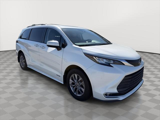2021 Toyota Sienna XLE 2021 Toyota Sienna XLE