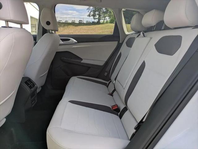 2026 Volkswagen Taos SE