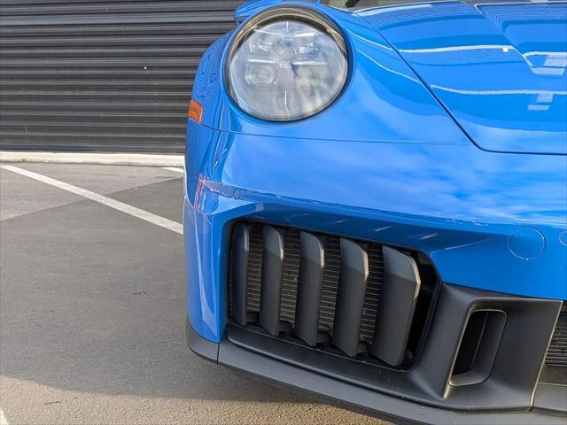 2025 Porsche 911 Carrera 4 GTS