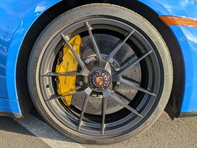 2025 Porsche 911 Carrera 4 GTS