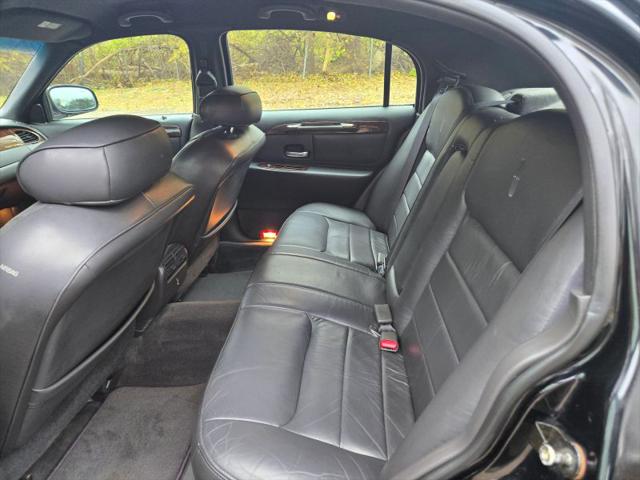 2000 Lincoln Town Car Executive
